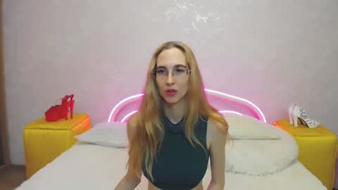 Klary online show from 12/14/24, 12:23