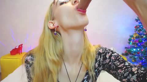 Klary online show from 12/21/24, 12:49