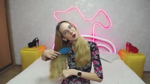 Klary online show from 09/14/25, 12:15