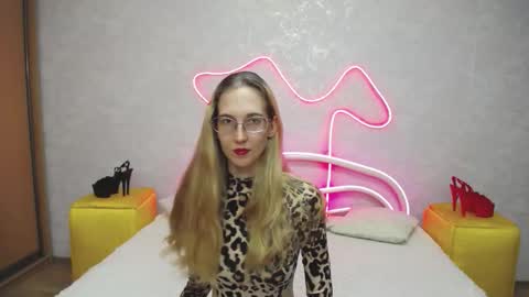 Klary online show from 09/15/25, 01:44