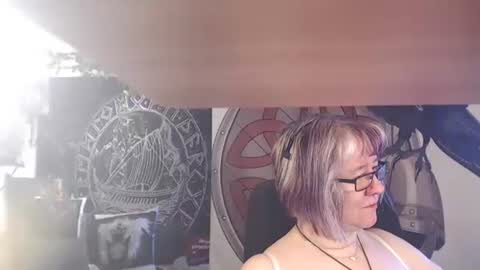 Snapshot of kleiner_teufel chatting on 04/22/26, 07:00 Michelle online show from 04/22/26, 07:00