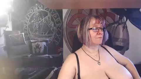 Snapshot of kleiner_teufel chatting on 04/25/26, 08:50 Michelle online show from 04/25/26, 08:50