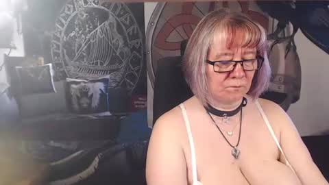 Snapshot of kleiner_teufel chatting on 05/01/26, 04:22 Michelle online show from 05/01/26, 04:22