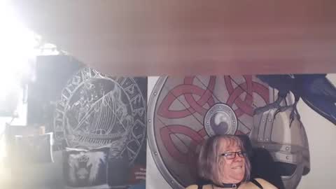 Snapshot of kleiner_teufel chatting on 05/03/26, 04:18 Michelle online show from 05/03/26, 04:18
