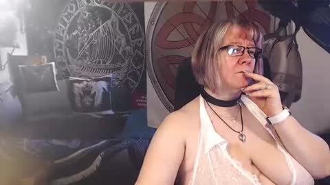 Snapshot of kleiner_teufel chatting on 05/04/26, 05:58 Michelle online show from 05/04/26, 05:58