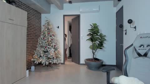 Christina online show from 12/22/24, 03:33