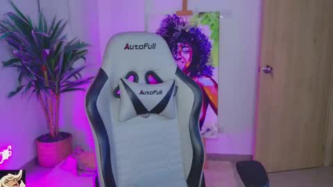 Christina online show from 09/22/25, 12:45