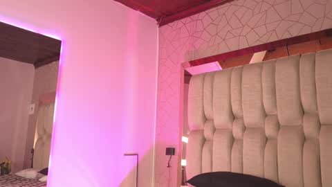   online show from 11/21/25, 08:29