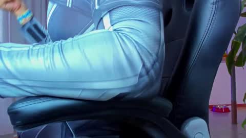 Snapshot of klinsmannwalton chatting on 10/21/25, 12:06 klinsmannwalton online show from 10/21/25, 12:06