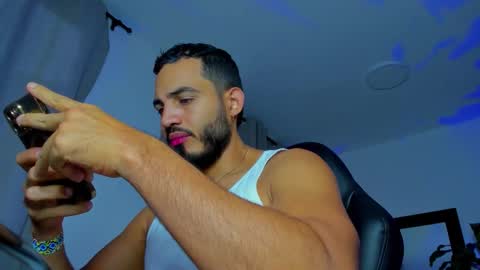 Snapshot of klinsmannwalton chatting on 10/27/25, 11:14 klinsmannwalton online show from 10/27/25, 11:14