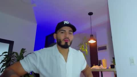 Snapshot of klinsmannwalton chatting on 10/29/25, 11:23 klinsmannwalton online show from 10/29/25, 11:23