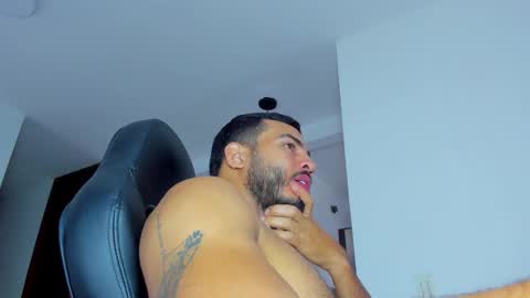 Snapshot of klinsmannwalton chatting on 11/01/25, 12:18 klinsmannwalton online show from 11/01/25, 12:18