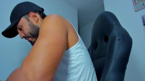 Snapshot of klinsmannwalton chatting on 11/15/25, 11:07 klinsmannwalton online show from 11/15/25, 11:07