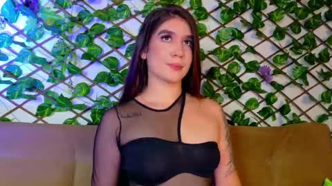 kloe_bella online show from 09/28/25, 01:16