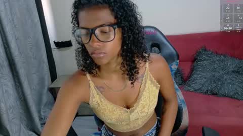 Snapshot of kloe_cooper chatting on 09/17/25, 02:52 kloe_cooper online show from 09/17/25, 02:52