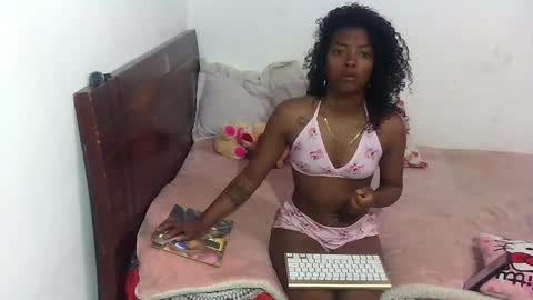 Snapshot of kloe_cooper chatting on 11/07/25, 06:30 kloe_cooper online show from 11/07/25, 06:30