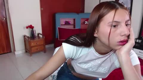 Snapshot of kloe_deker chatting on 01/13/25, 02:00 Kloe deker online show from 01/13/25, 02:00