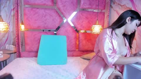 Snapshot of kloe_williams_ chatting on 05/26/26, 01:07 Kloe Williams online show from 05/26/26, 01:07