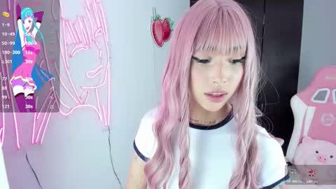 Snapshot of kloeking_ chatting on 09/14/25, 02:33 kloe online show from 09/14/25, 02:33