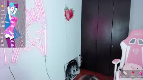 Snapshot of kloeking_ chatting on 09/23/25, 01:19 kloe online show from 09/23/25, 01:19