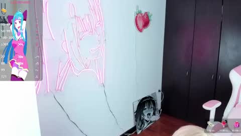 Snapshot of kloeking_ chatting on 10/16/25, 12:44 kloe online show from 10/16/25, 12:44