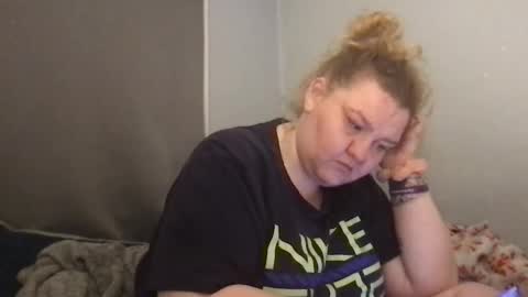 Snapshot of kmarie1196 chatting on 02/19/26, 05:25 kmarie1196 online show from 02/19/26, 05:25