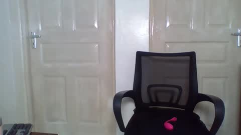 knight_nurse69 online show from 10/25/25, 12:07