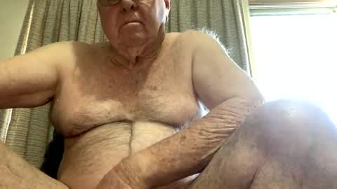 Snapshot of knights2001 chatting on 07/20/26, 11:18 Aussiedude online show from 07/20/26, 11:18