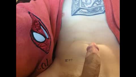 Snapshot of kniloc chatting on 02/20/25, 01:36 kniloc online show from 02/20/25, 01:36