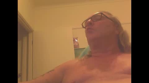 Snapshot of knobout chatting on 12/02/24, 12:29 knobout online show from 12/02/24, 12:29