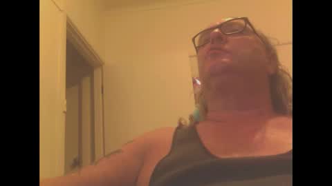 Snapshot of knobout chatting on 12/04/24, 11:41 knobout online show from 12/04/24, 11:41