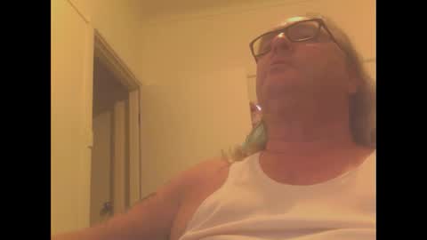 Snapshot of knobout chatting on 12/09/24, 09:06 knobout online show from 12/09/24, 09:06