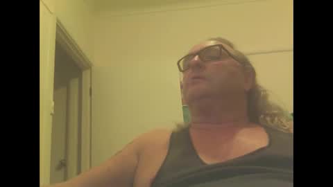 Snapshot of knobout chatting on 12/15/24, 09:35 knobout online show from 12/15/24, 09:35