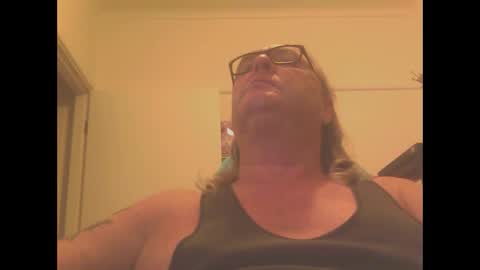 Snapshot of knobout chatting on 12/16/24, 08:41 knobout online show from 12/16/24, 08:41