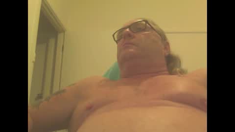 Snapshot of knobout chatting on 12/19/24, 06:12 knobout online show from 12/19/24, 06:12