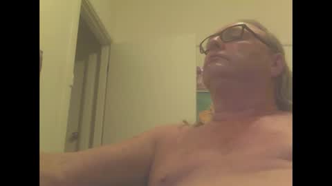 Snapshot of knobout chatting on 12/22/24, 03:55 knobout online show from 12/22/24, 03:55