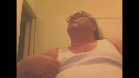 Snapshot of knobout chatting on 01/20/25, 11:02 knobout online show from 01/20/25, 11:02