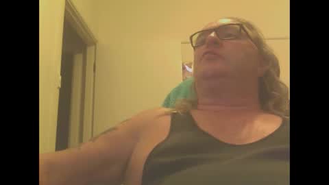 Snapshot of knobout chatting on 01/21/25, 11:24 knobout online show from 01/21/25, 11:24