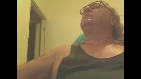 Snapshot of knobout chatting on 01/28/25, 11:17 knobout online show from 01/28/25, 11:17