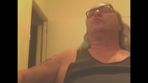 Snapshot of knobout chatting on 01/30/25, 11:22 knobout online show from 01/30/25, 11:22