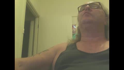 Snapshot of knobout chatting on 02/05/25, 09:57 knobout online show from 02/05/25, 09:57