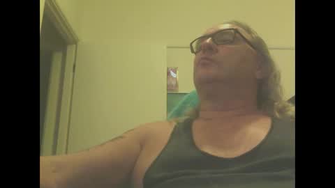 Snapshot of knobout chatting on 02/09/25, 10:42 knobout online show from 02/09/25, 10:42