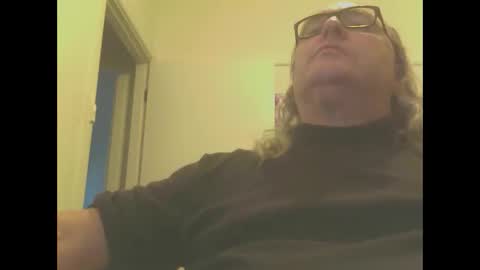 Snapshot of knobout chatting on 02/16/25, 08:10 knobout online show from 02/16/25, 08:10