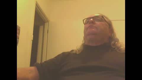 Snapshot of knobout chatting on 02/16/25, 11:49 knobout online show from 02/16/25, 11:49