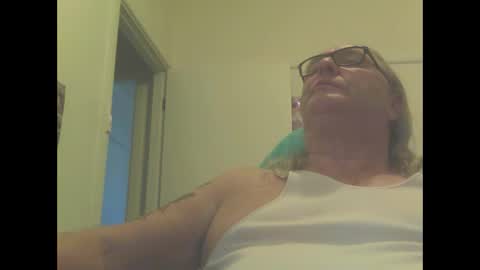 Snapshot of knobout chatting on 02/17/25, 03:58 knobout online show from 02/17/25, 03:58