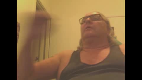 Snapshot of knobout chatting on 02/20/25, 01:30 knobout online show from 02/20/25, 01:30