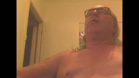 Snapshot of knobout chatting on 02/24/25, 09:43 knobout online show from 02/24/25, 09:43