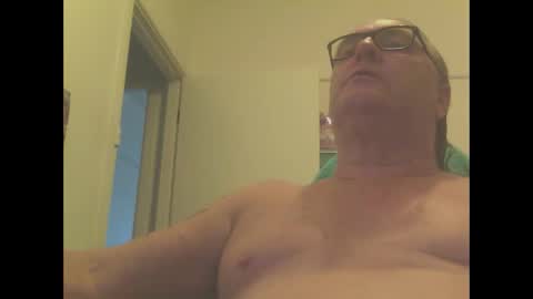 Snapshot of knobout chatting on 03/11/25, 01:16 knobout online show from 03/11/25, 01:16