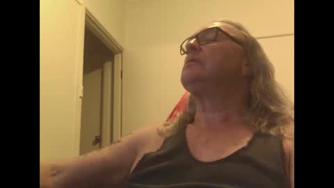 Snapshot of knobout chatting on 09/21/25, 11:56 knobout online show from 09/21/25, 11:56