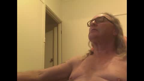 Snapshot of knobout chatting on 09/22/25, 11:45 knobout online show from 09/22/25, 11:45